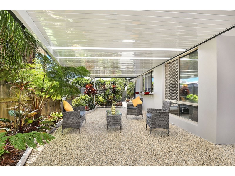 142 Oceanic Drive, Warana QLD 4575