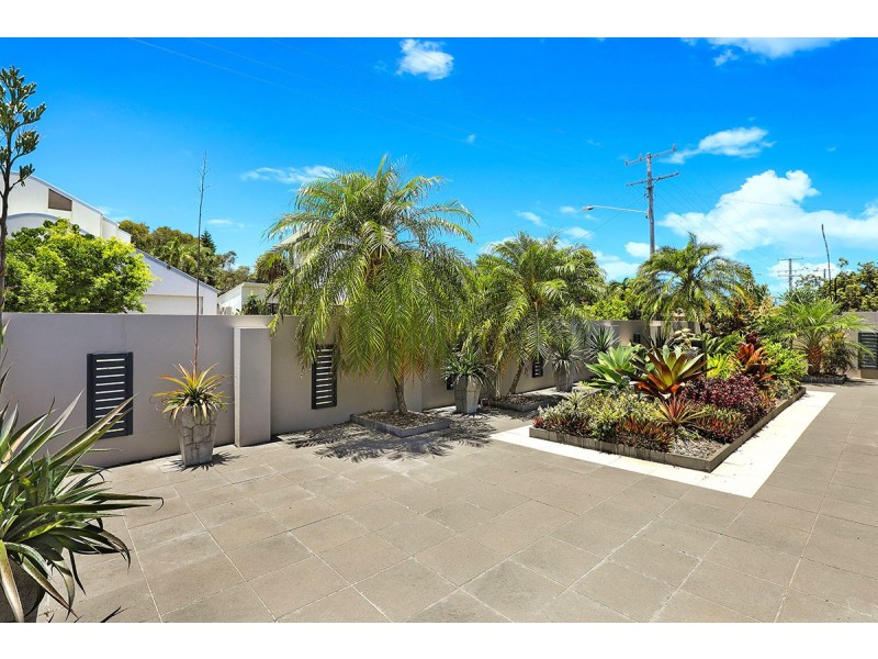 142 Oceanic Drive, Warana QLD 4575