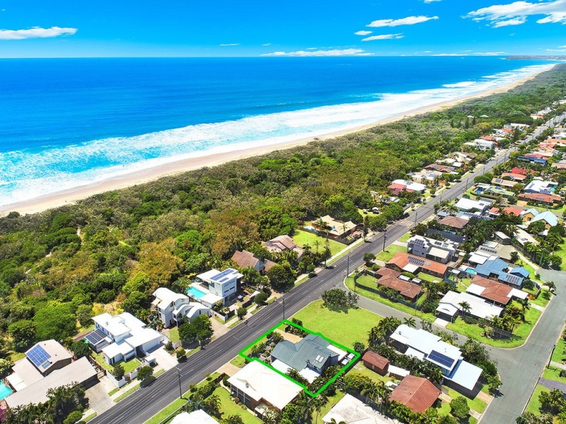 142 Oceanic Drive, Warana QLD 4575