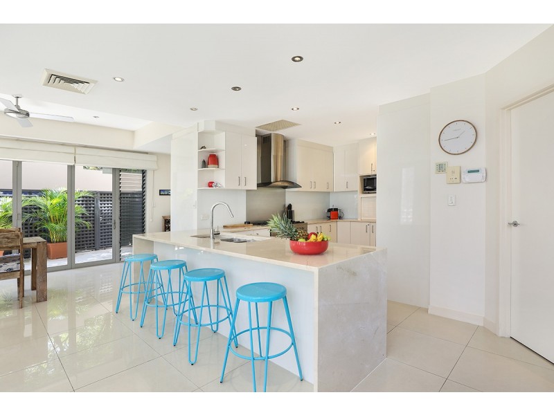 1/8 Leo Crescent, Alexandra Headland QLD 4572