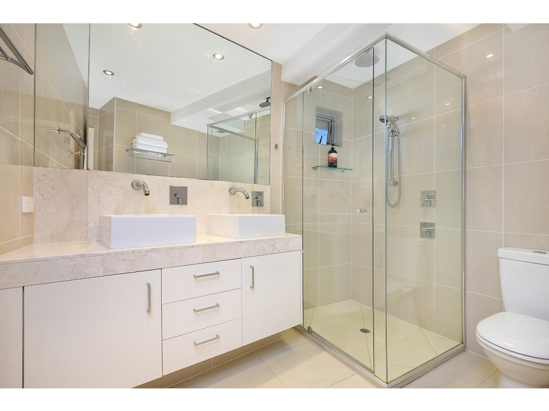 1/8 Leo Crescent, Alexandra Headland QLD 4572