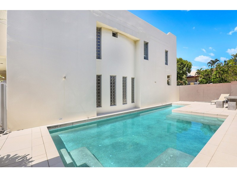 1/8 Leo Crescent, Alexandra Headland QLD 4572