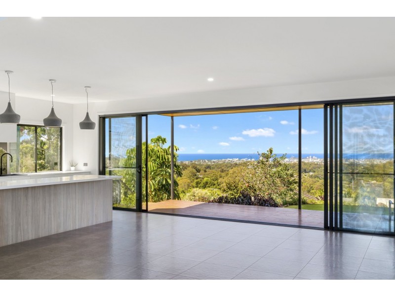 25 Dixon Road, Buderim QLD 4556