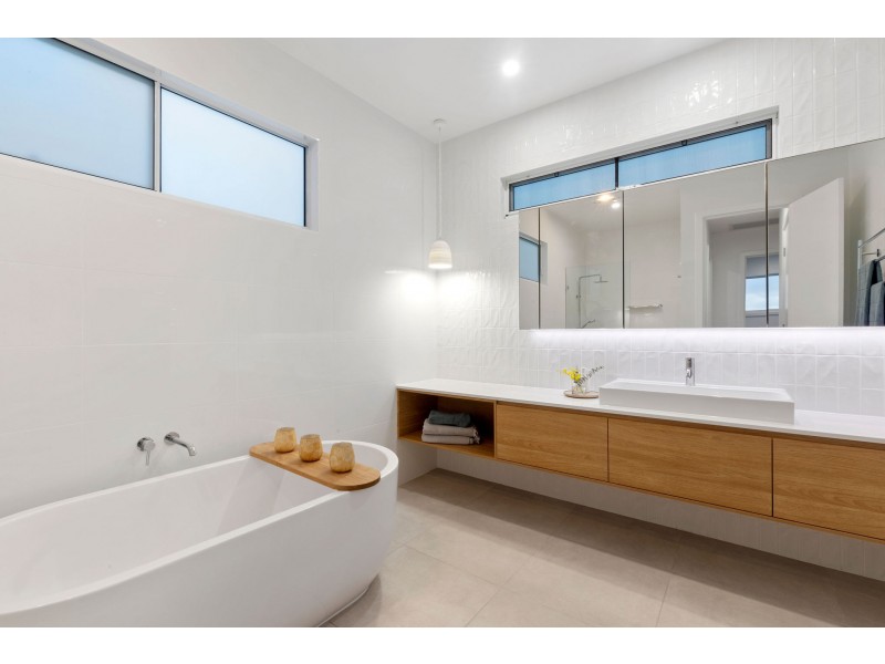 33 Fifth Avenue, Maroochydore QLD 4558