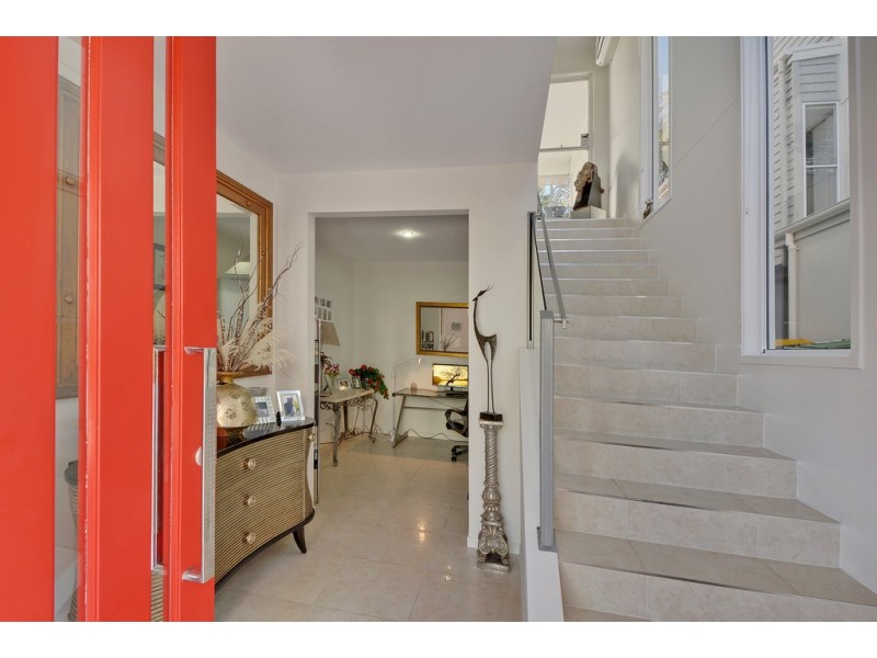 16 Mari Street, Alexandra Headland QLD 4572