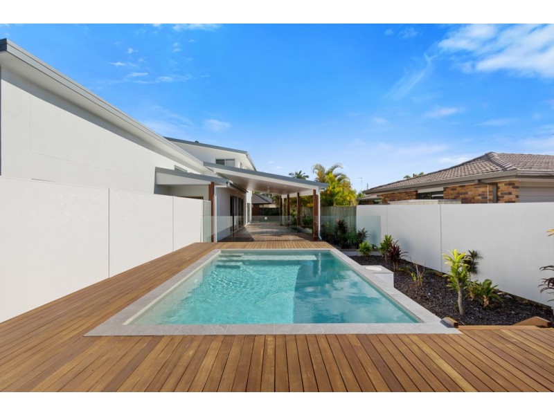 44 Neerim Drive, Mooloolaba QLD 4557
