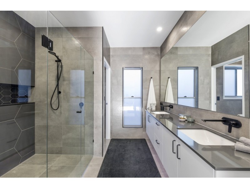44 Neerim Drive, Mooloolaba QLD 4557