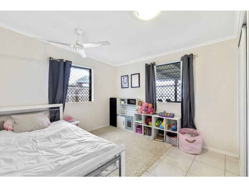 17 Godfreys Avenue, Bli Bli QLD 4560