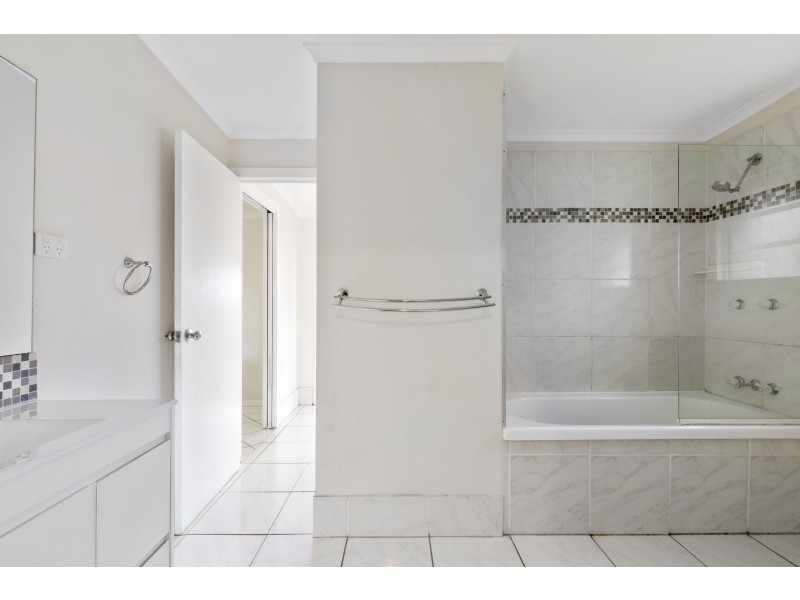 17 Godfreys Avenue, Bli Bli QLD 4560