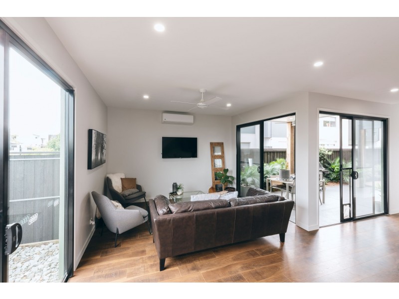 21 Round Bush Crescent, Maroochydore QLD 4558
