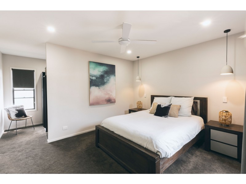 21 Round Bush Crescent, Maroochydore QLD 4558