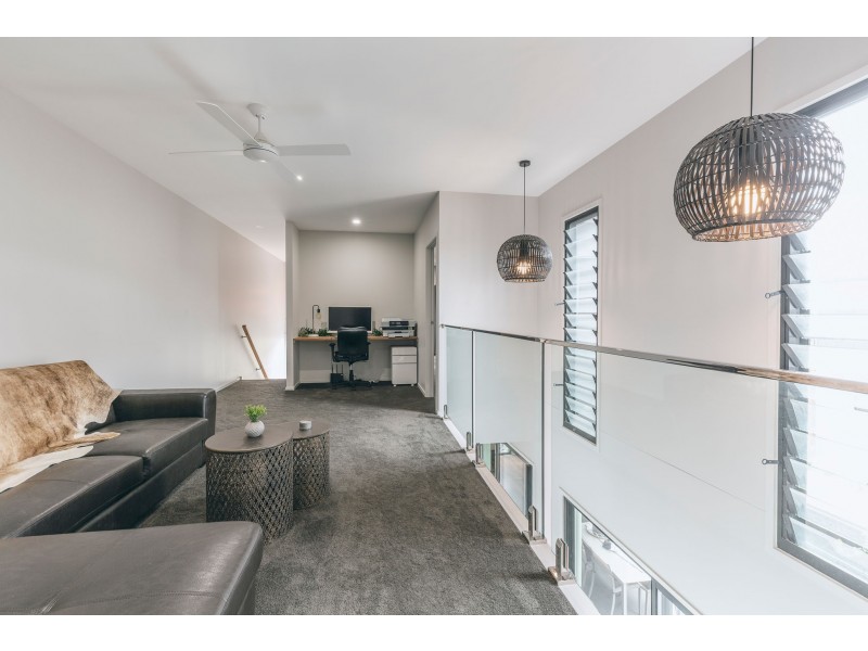 21 Round Bush Crescent, Maroochydore QLD 4558