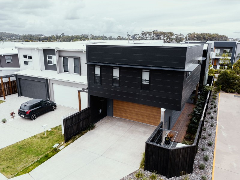 21 Round Bush Crescent, Maroochydore QLD 4558