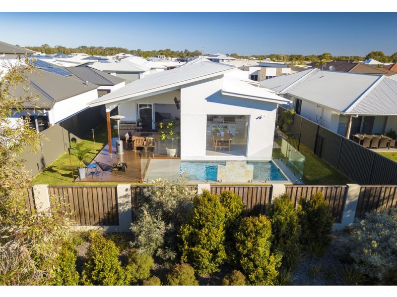 35 Hartley Crescent, Pelican Waters QLD 4551