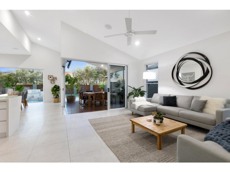 35 Hartley Crescent, Pelican Waters QLD 4551