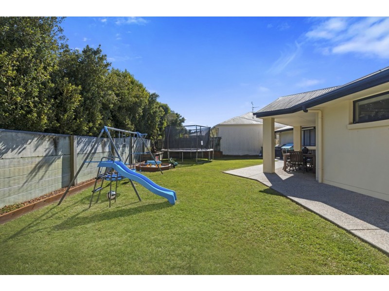 8 Brushbox Place, Meridan Plains QLD 4551