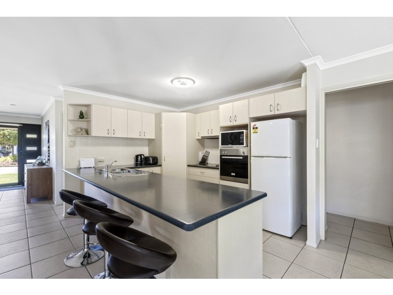 8 Brushbox Place, Meridan Plains QLD 4551