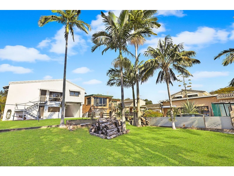 110 Esplanade, Golden Beach QLD 4551
