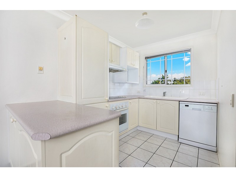 4/13 Bradman Avenue, Maroochydore QLD 4558