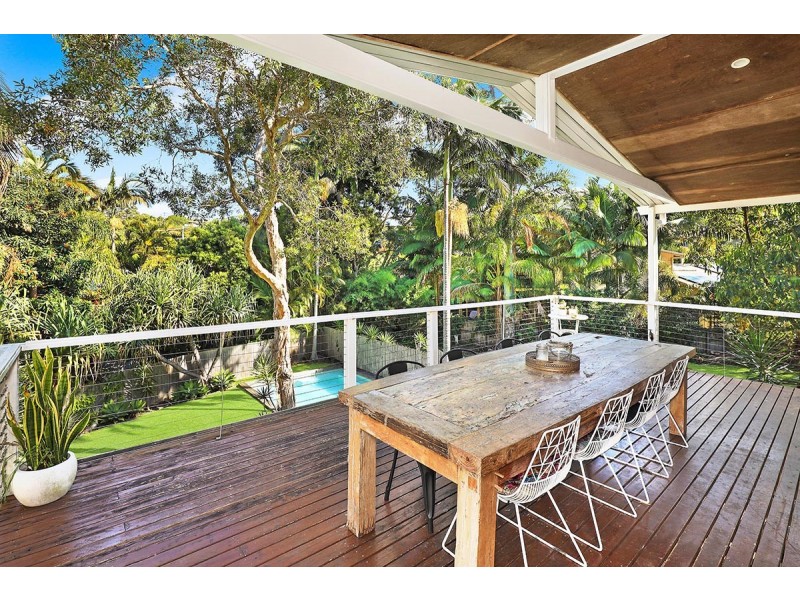 8 Pakee Street, Alexandra Headland QLD 4572