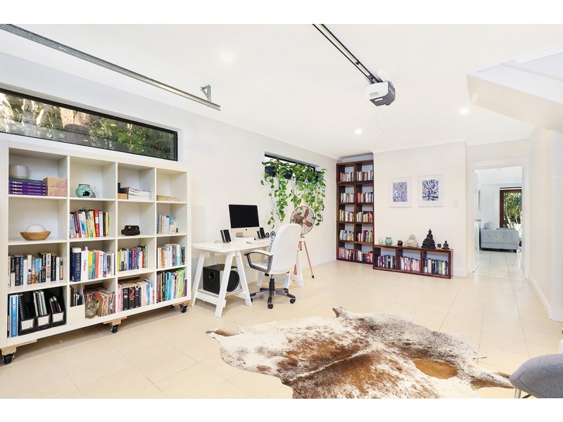 8 Pakee Street, Alexandra Headland QLD 4572