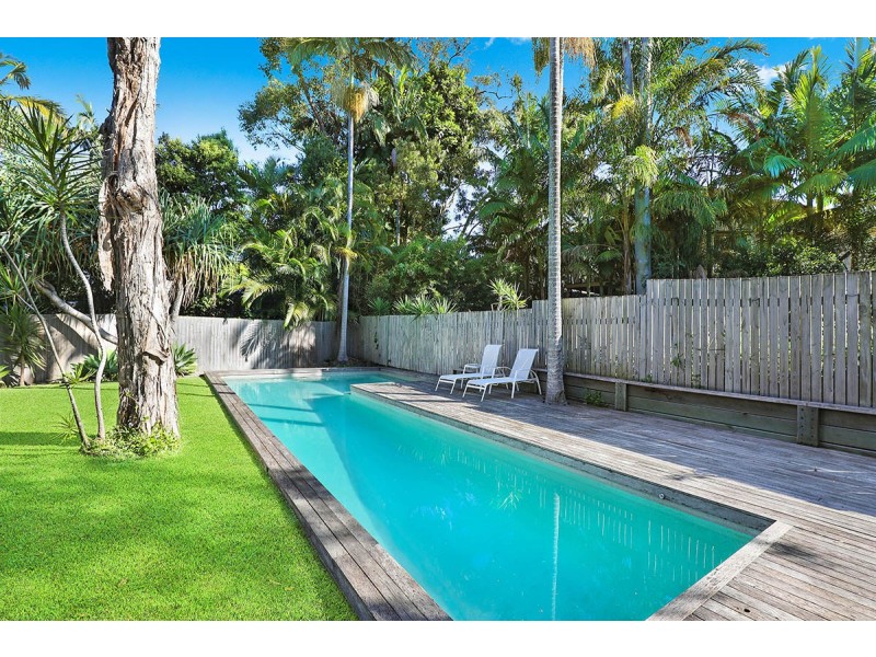 8 Pakee Street, Alexandra Headland QLD 4572