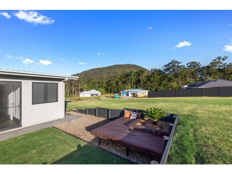 2 Crown Court, Beerwah QLD 4519
