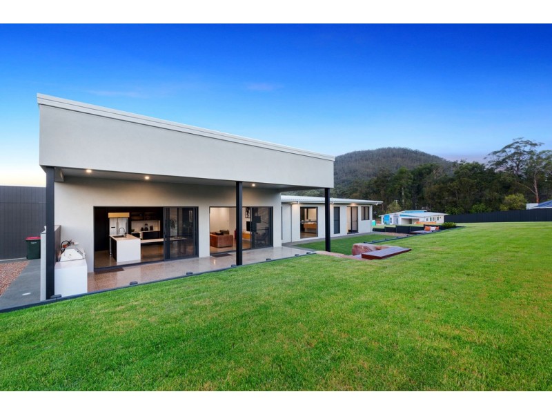 2 Crown Court, Beerwah QLD 4519