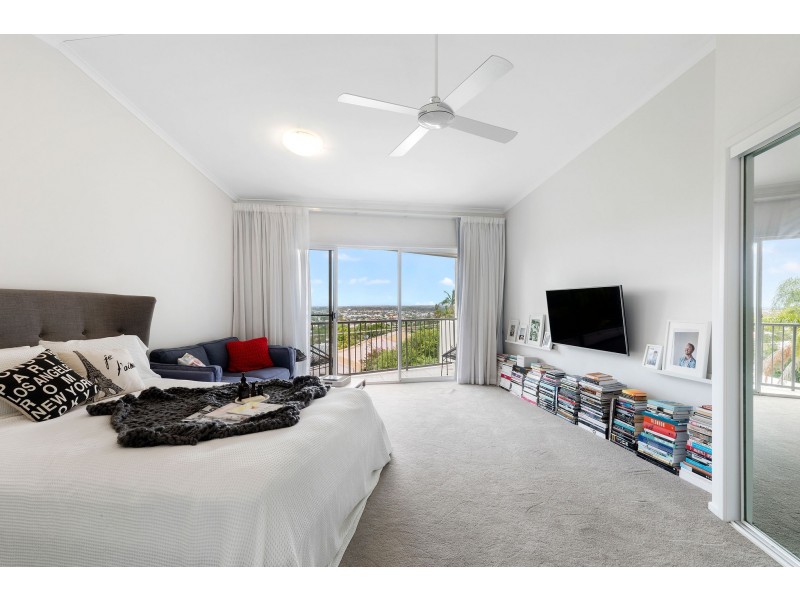 1/10-12 Kalinda Avenue, Mooloolaba QLD 4557