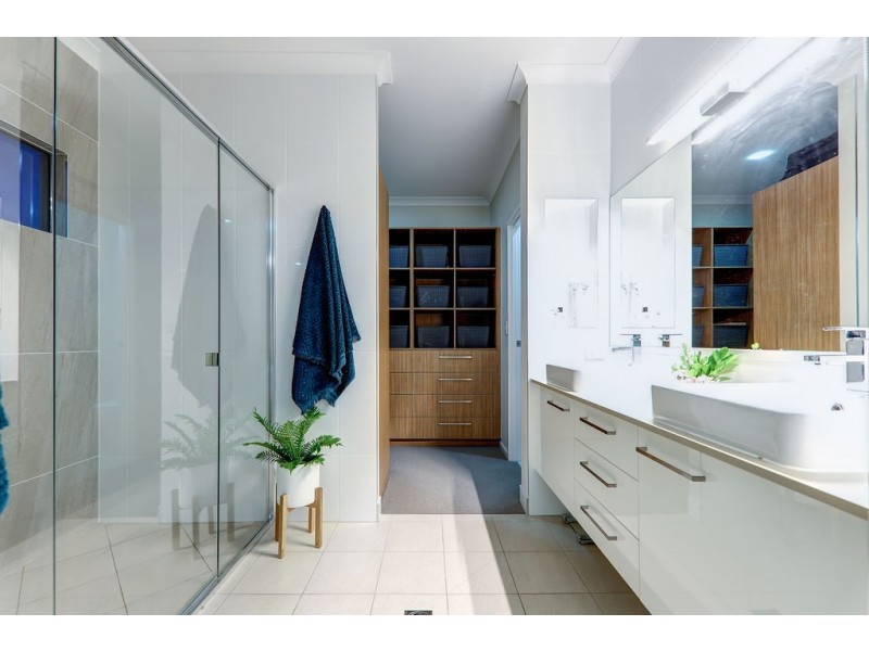 62 The Passage, Pelican Waters QLD 4551