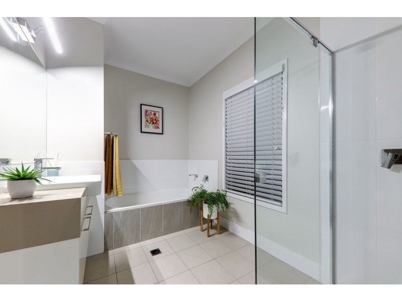 62 The Passage, Pelican Waters QLD 4551