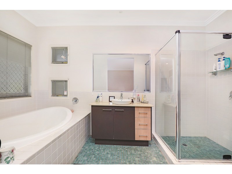 121 The Avenue, Peregian Springs QLD 4573