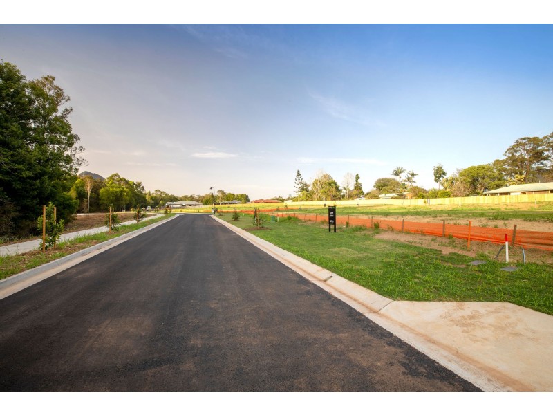 31 Coonowrin Road, Glass House Mountains QLD 4518