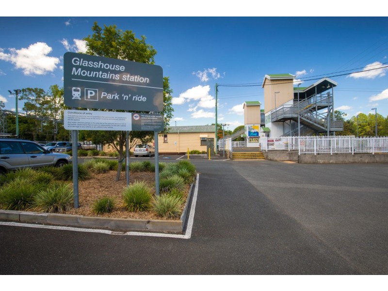 31 Coonowrin Road, Glass House Mountains QLD 4518