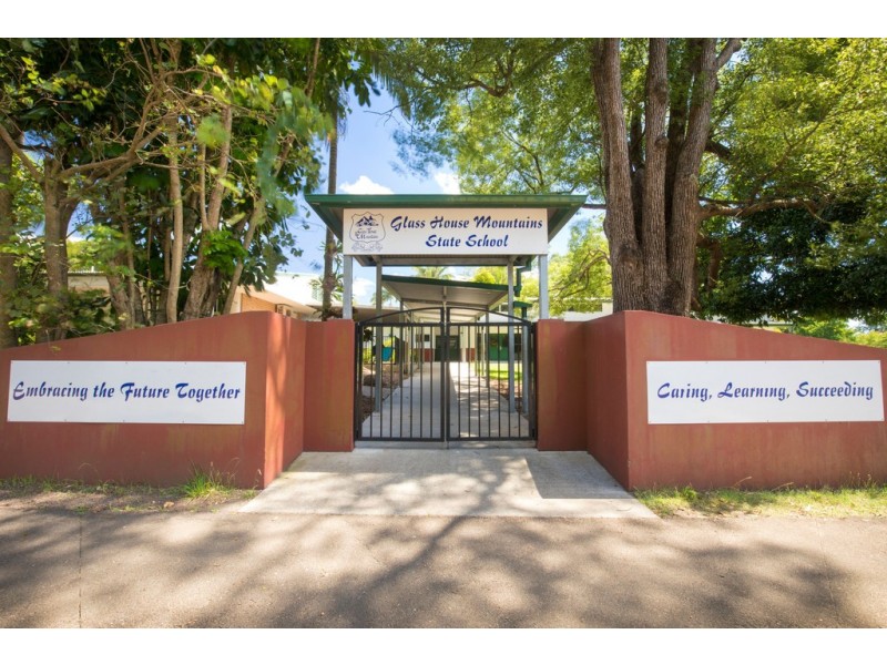 31 Coonowrin Road, Glass House Mountains QLD 4518