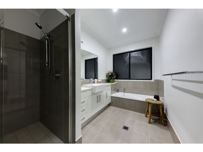 19 Serenity Circuit, Maroochydore QLD 4558