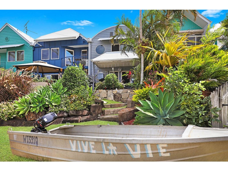 17/18 Maroochy Waters Drive, Maroochydore QLD 4558