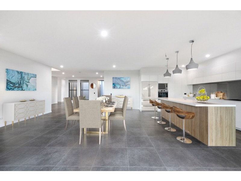 25 Dixon Rd, Buderim QLD 4556