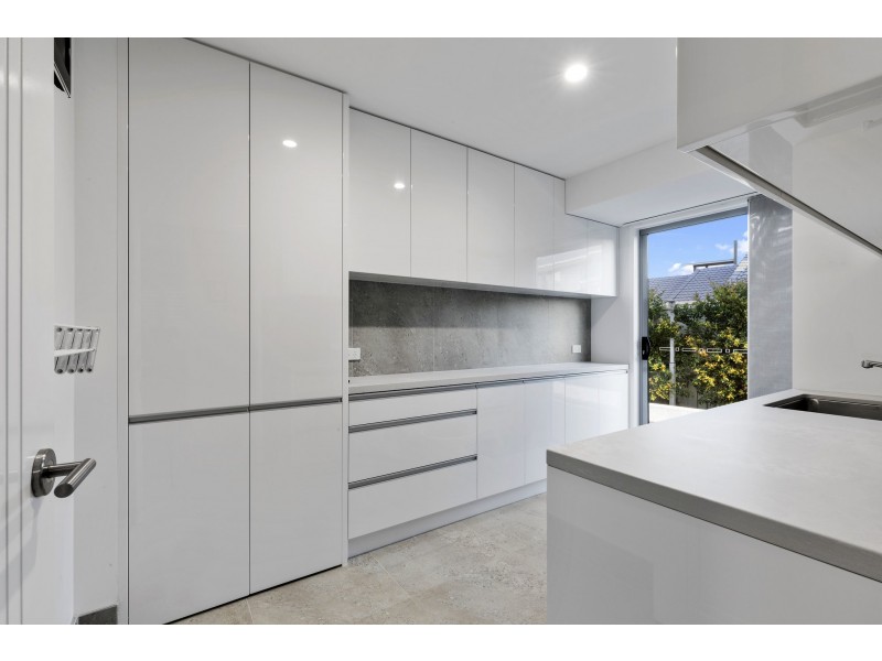 11 Aldinga Place, Mooloolaba QLD 4557