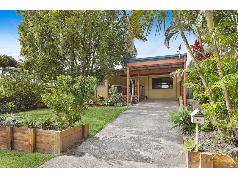 16 Tarnkun Street, Alexandra Headland QLD 4572
