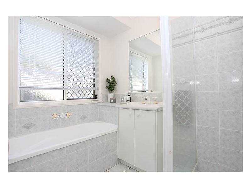 2/81 Parkway Drive, Mooloolaba QLD 4557