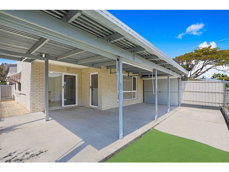 2/112 Esplanade, Golden Beach QLD 4551