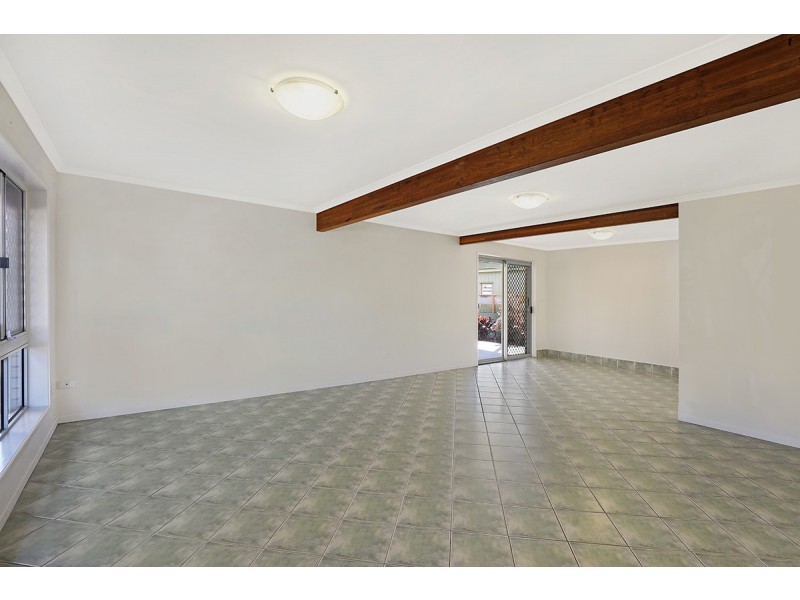 2/112 Esplanade, Golden Beach QLD 4551