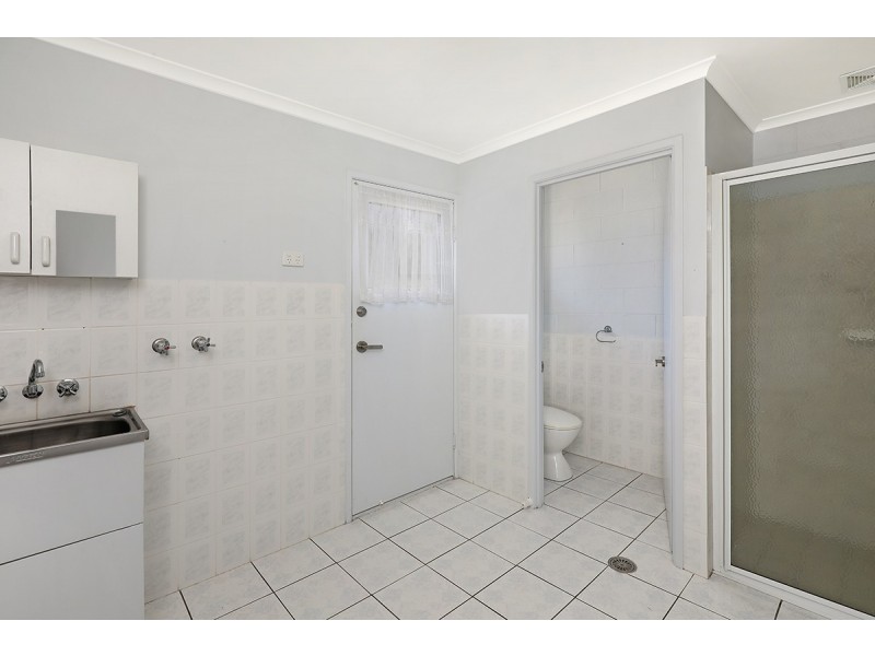 2/112 Esplanade, Golden Beach QLD 4551