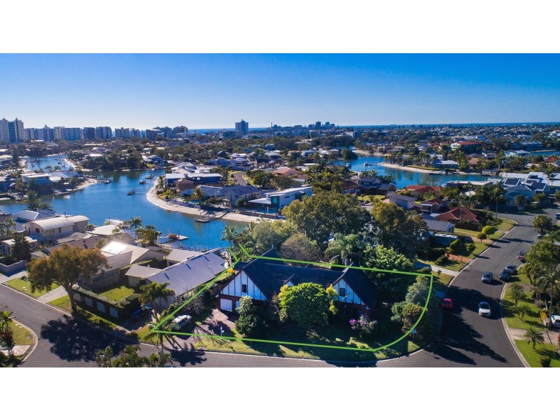 2 Balyarta Cres, Mooloolaba QLD 4557