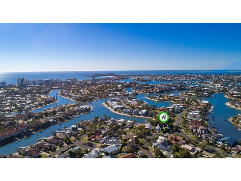 2 Balyarta Cres, Mooloolaba QLD 4557