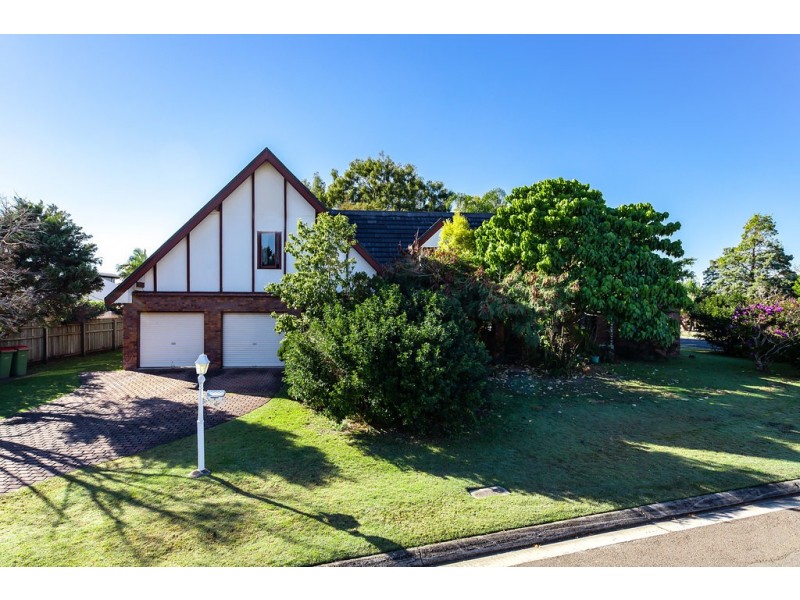 2 Balyarta Cres, Mooloolaba QLD 4557
