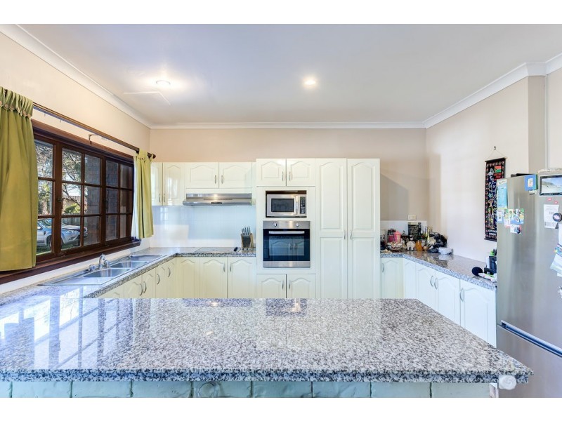 2 Balyarta Cres, Mooloolaba QLD 4557