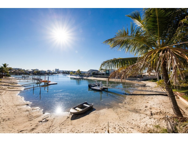 2 Balyarta Cres, Mooloolaba QLD 4557