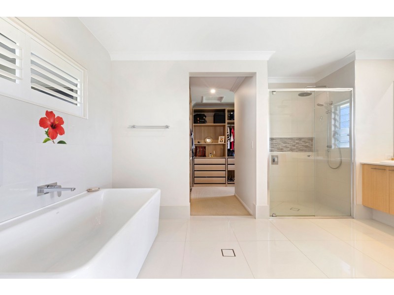 56-60 Aurora Place, Valdora QLD 4561